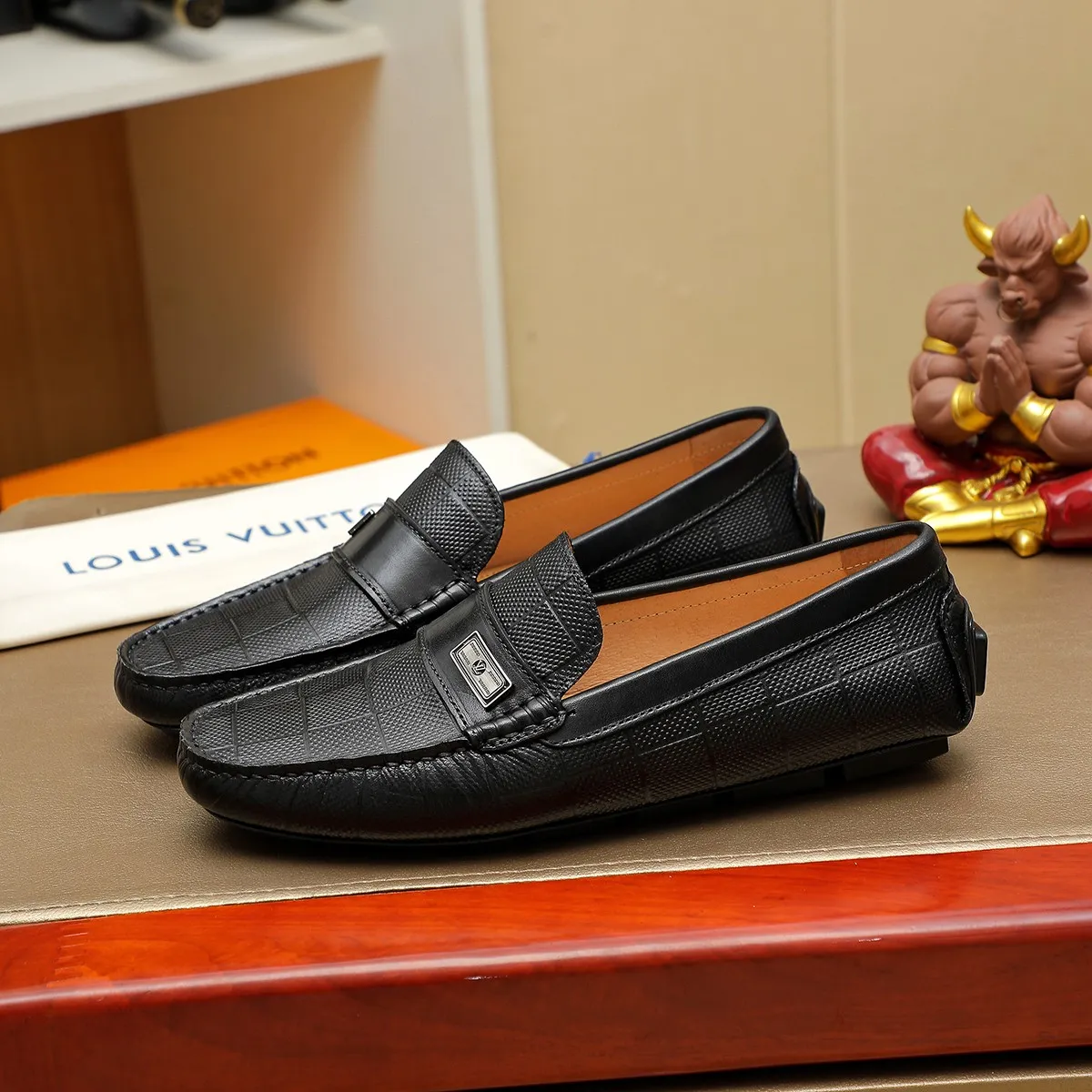 Men's shoes 💰360 💰 LV Louis Vuitton's top-quality Peaches men's shoes 💯Original copy of the official website, the upper is made of imported official website 1:1 material ❌Italian 🇮🇹 cowhide surface, imported pigskin lining. It’s definitely not made with ordinary craftsmanship, it’s the model used by celebrities! The factory’s craftsmanship is designed to create the most perfect shoes for trendy men! Colors available! 38-44 yards